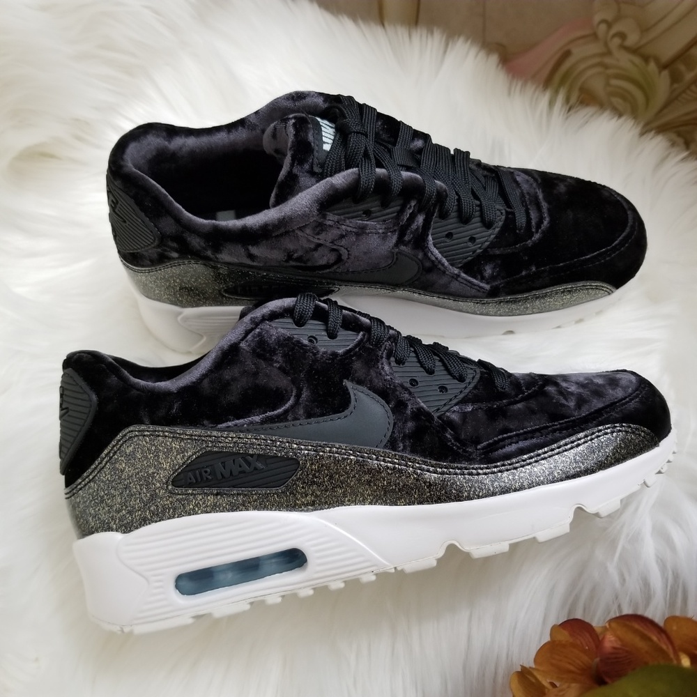 Nike Air Max 90 Pinnacle Velvet Shoes - Picture 5 of 8